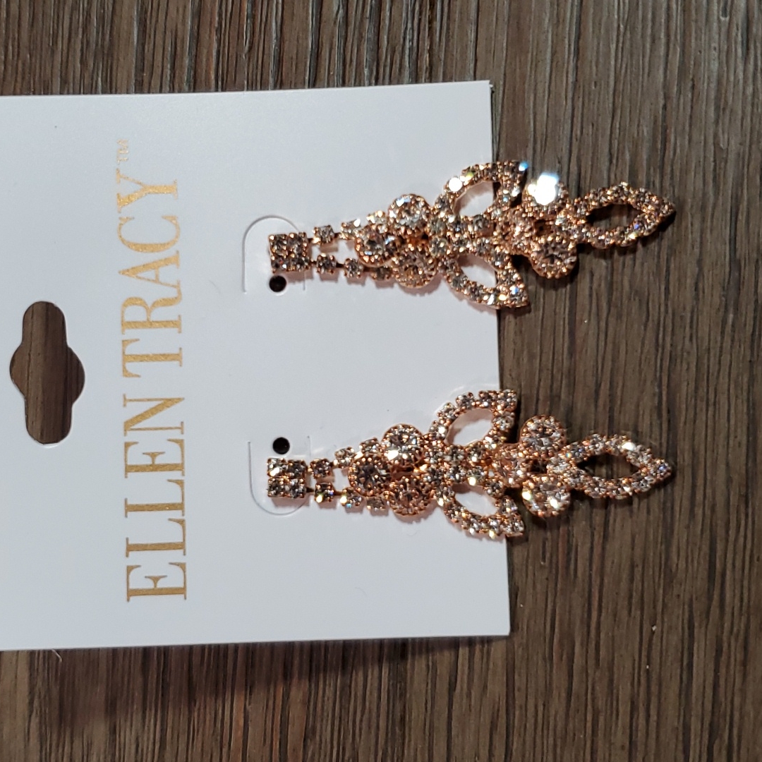 Ellen Tracy Special Occasion Earrings 8$